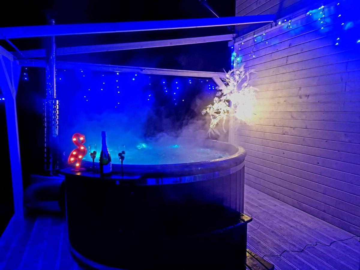 Diamenty Baltyku Domki Wakacyjne Balia Z Jacuzzi Mielenko Exterior foto